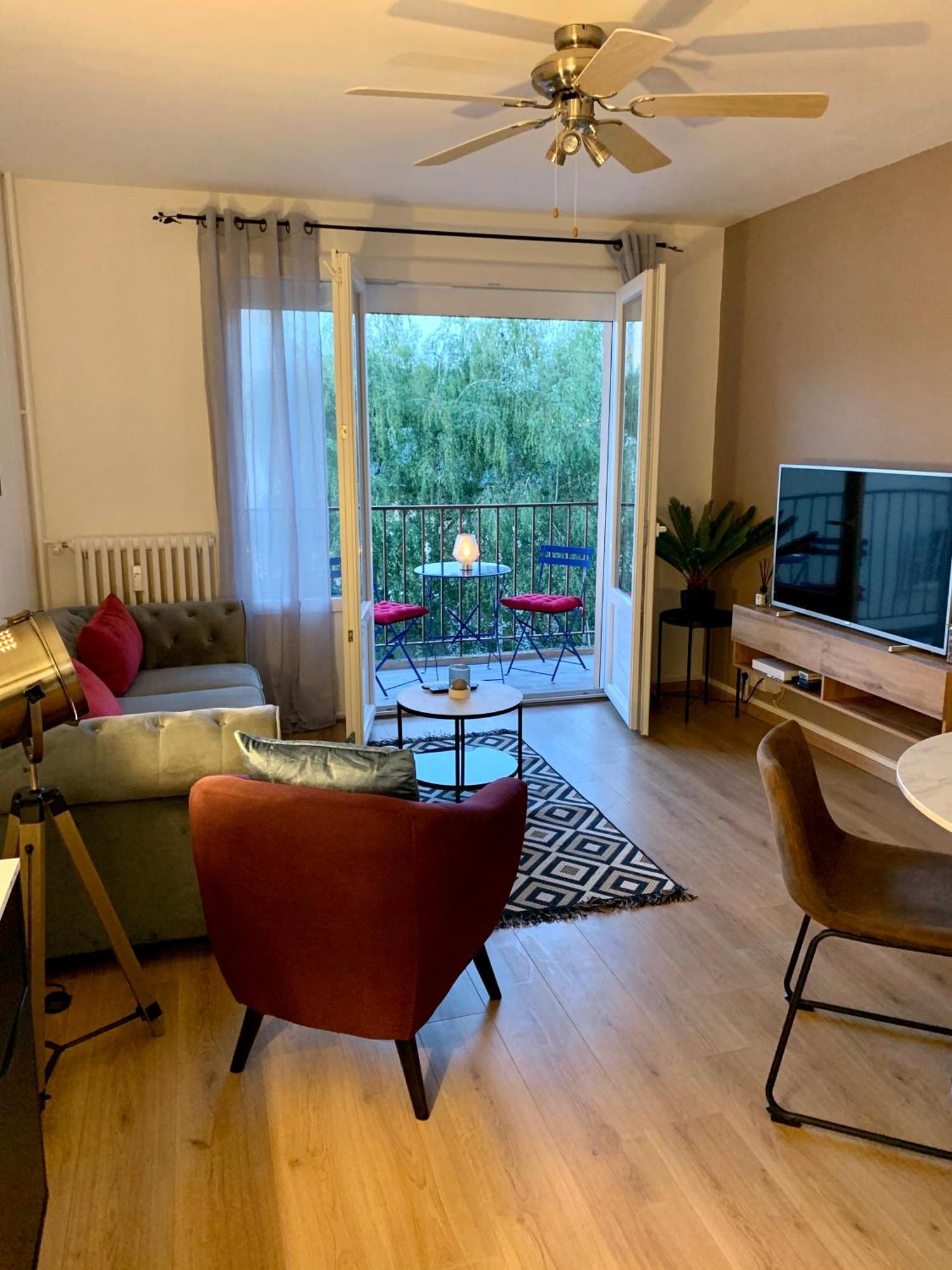 Bel Appartement Renove En Centre Ville Limoges Exteriér fotografie